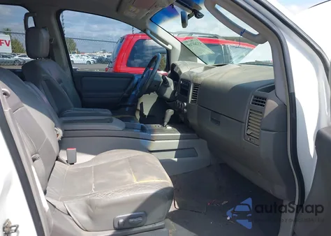 2004 Nissan Pathfinder Armada Le из США, поврежденный, VIN 5N1AA08A94N703552